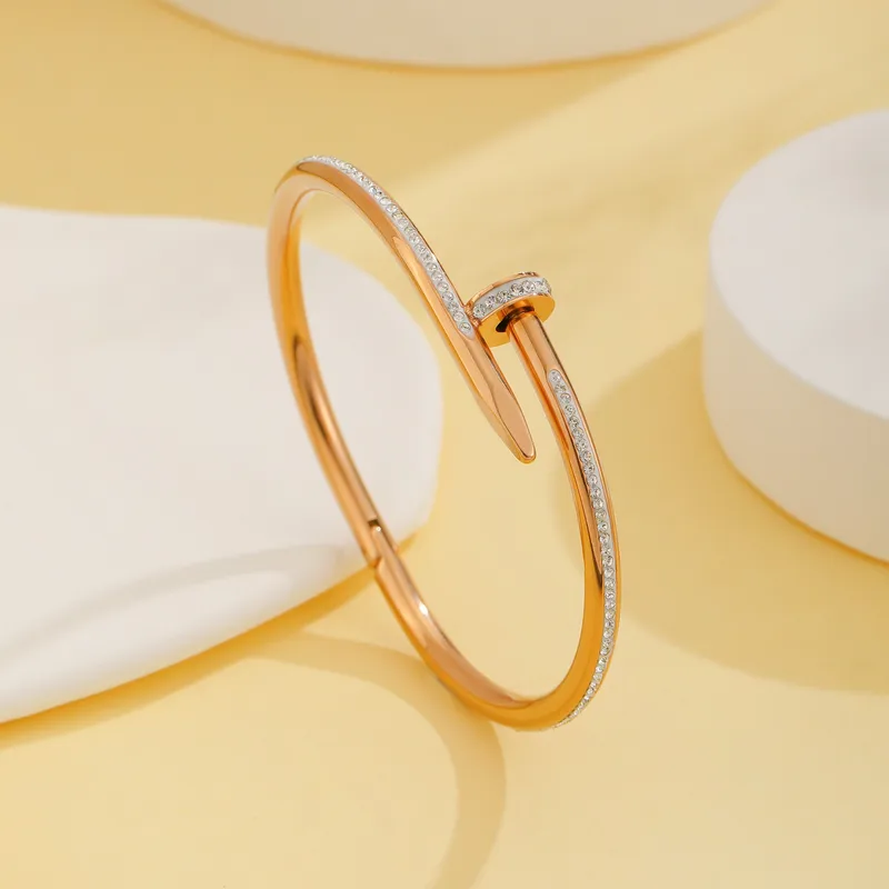 18K Gold Nail Titanium Steel Simple Style Waterproof Non Tarnish Stainless Steel Bangle