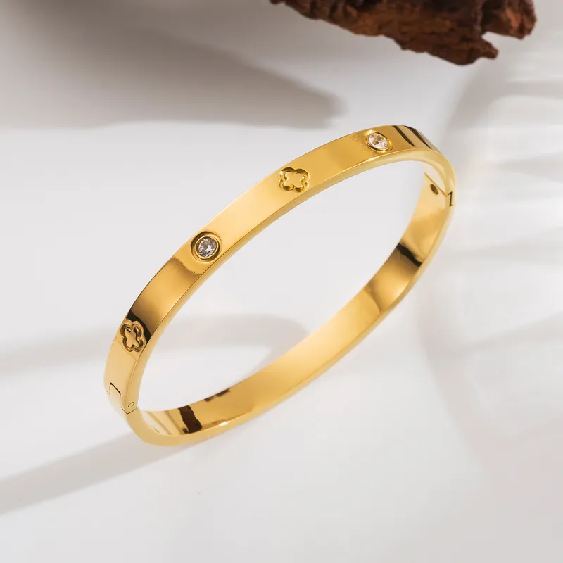 Four Leaf Clover Stainless Steel 18K Gold Plated Zircon Bangle