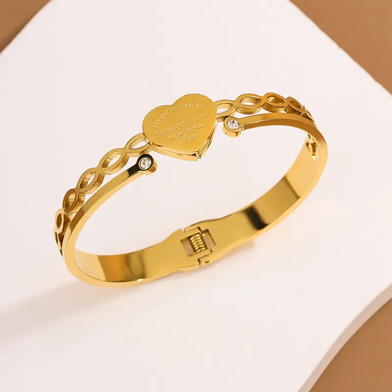 18K Gold Plated Heart Shape Stainless Steel Waterproof Non Tarnish Bangle