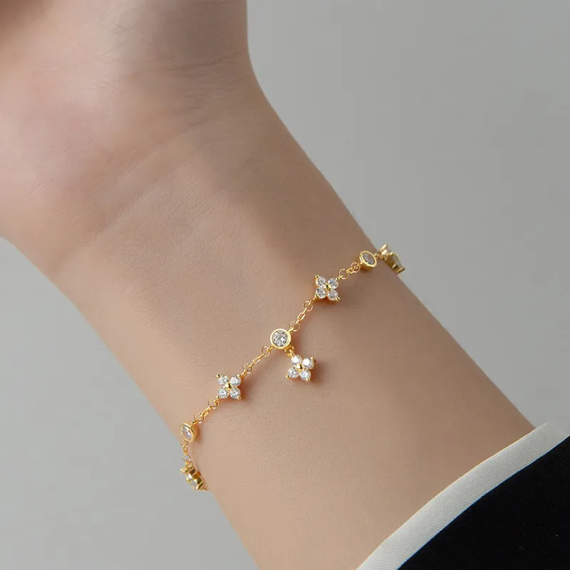 Elegant Cute Lady Flower Copper Cable Chain Bracelet